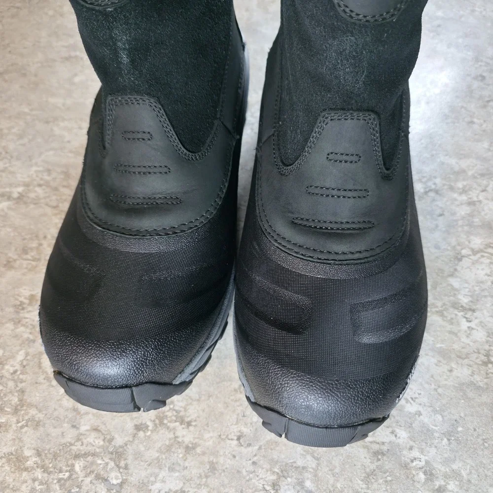 North Face Chilkat HeatSeeker  Waterproof Insulated Boots Men's 13 *Barely Worn.